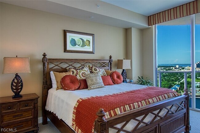 Building Photo - 3000 Oasis Grand Blvd