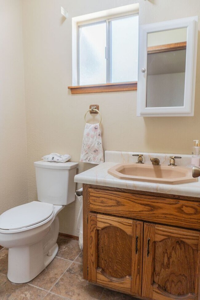 Building Photo - Spacious 3-Bedroom, 4-Bath Vintage Home wi...