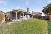 Building Photo - Great Location and Fully Refreshed Move In...
