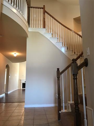 Building Photo - 843 Lake Forest Trl