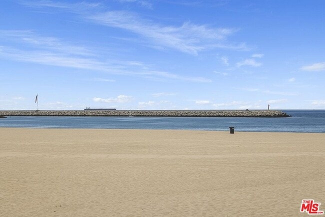 Building Photo - 25 Ironsides St