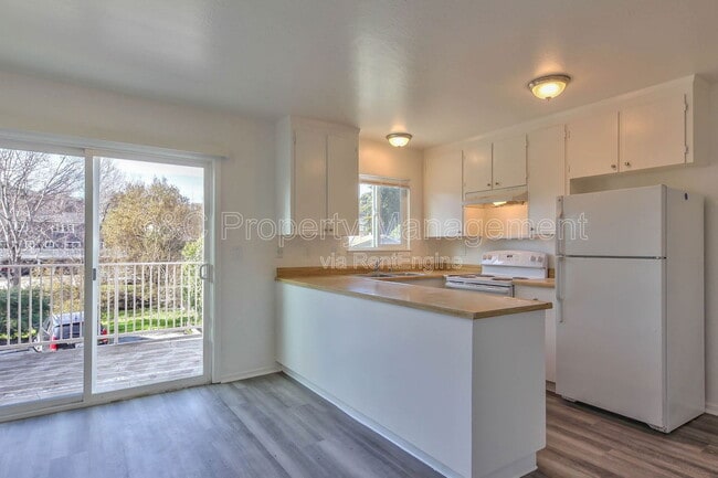 Building Photo - 130 Miles Ln