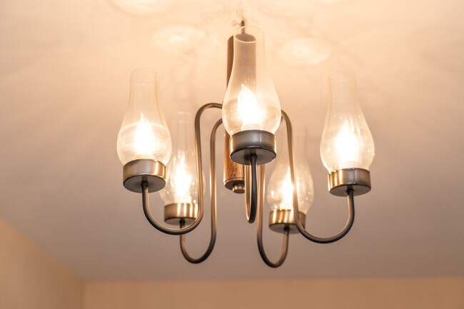 Building Photo - 1054 Cheshire Ct