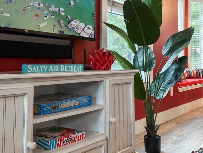 Building Photo - 4507 Luke Ave