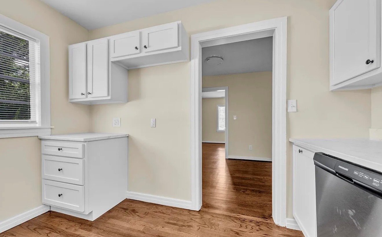 Building Photo - 741 Center Pl SW