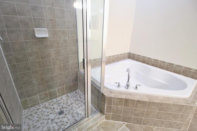 Building Photo - 2382 Brookmoor Ln