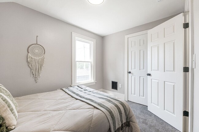 Building Photo - Charming 2-Story Home with Modern Updates ...