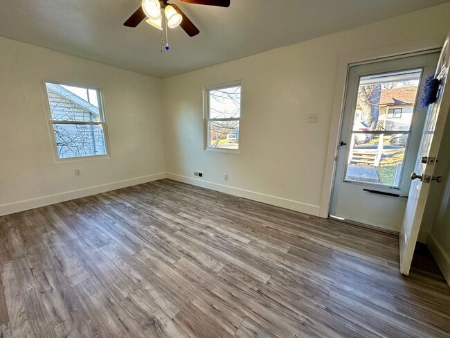 Building Photo - 8 Cord St