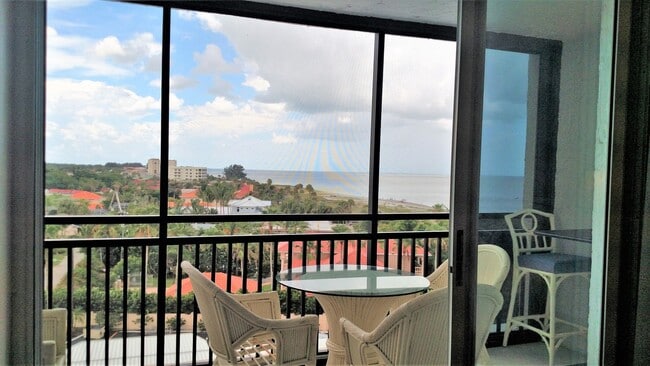 Building Photo - Seasonal Short-Term 2-Bedroom 2-Bathroom Condo located on Venice Island!