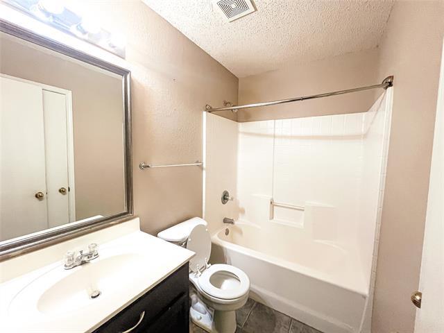 Building Photo - 1707 Bertram Dr