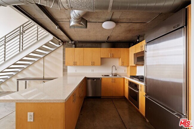 Building Photo - 1130 Flower St