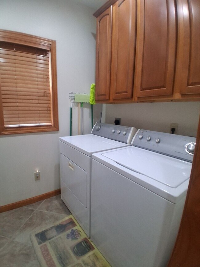 Building Photo - $1,800 - 2 Bed / 2 Bath Furnished Luxury Creekside Condo Overlooking 18th Fairway at SMCC