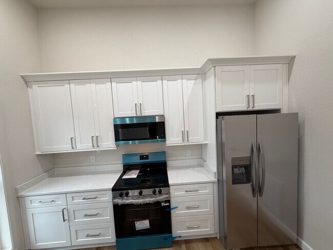 Building Photo - 321 Houghton St