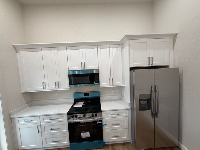 Building Photo - 325 Houghton St