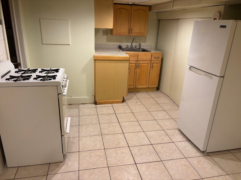 Building Photo - 115 Crain Ave