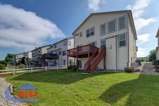 Building Photo - Beautiful home with views of Pikes Peak!