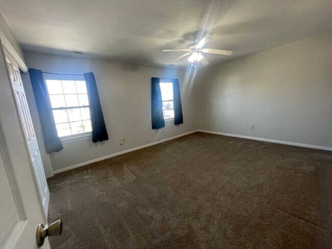 Building Photo - 4859 Woods Edge Rd
