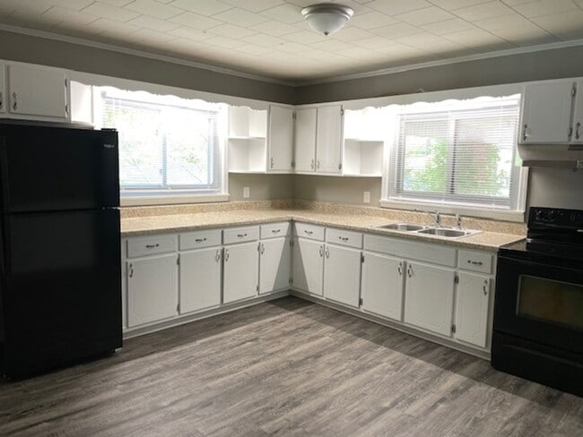 Building Photo - 7230 Union Grove Church Rd