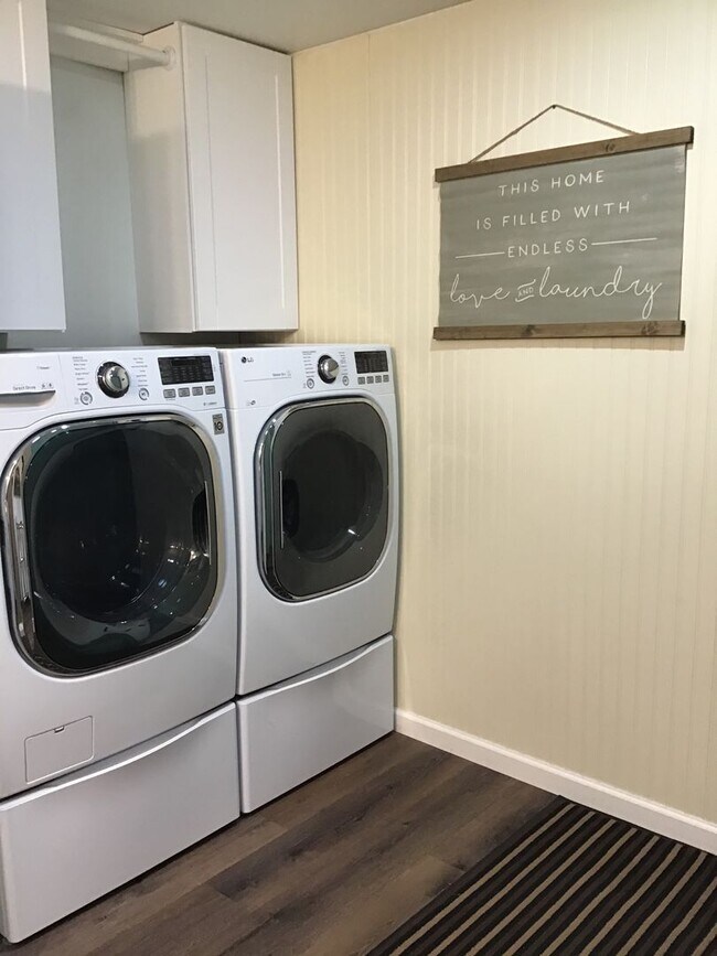 Building Photo - For Rent: Fully Furnished Barndominium downstairs unit 1 bedroom 1 bath on a Tumalo Ranch