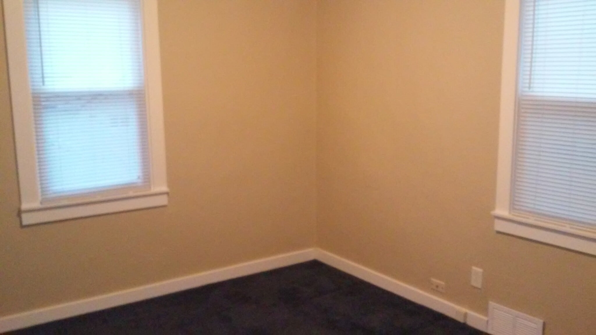 Building Photo - 269 Summit St