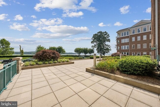 Building Photo - 440 Belmont Bay Dr