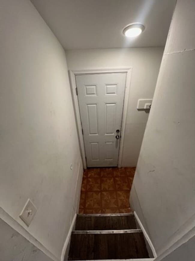 Building Photo - 228 Bowmanville St
