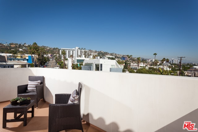 Building Photo - 851 N San Vicente Blvd