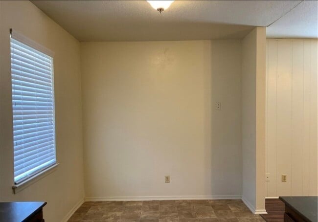 Building Photo - 1409 Paseo Del Oro