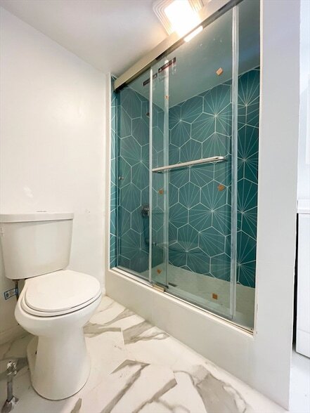 Building Photo - 904 Main St