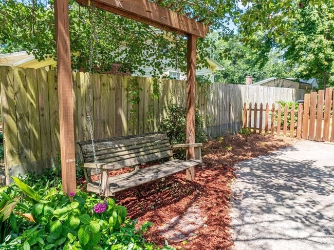 Building Photo - 379 Red Fox Rd