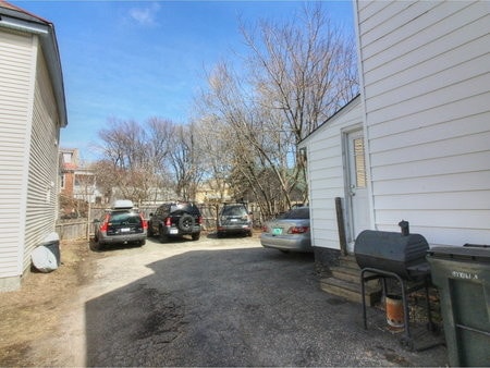 Building Photo - 372 North St