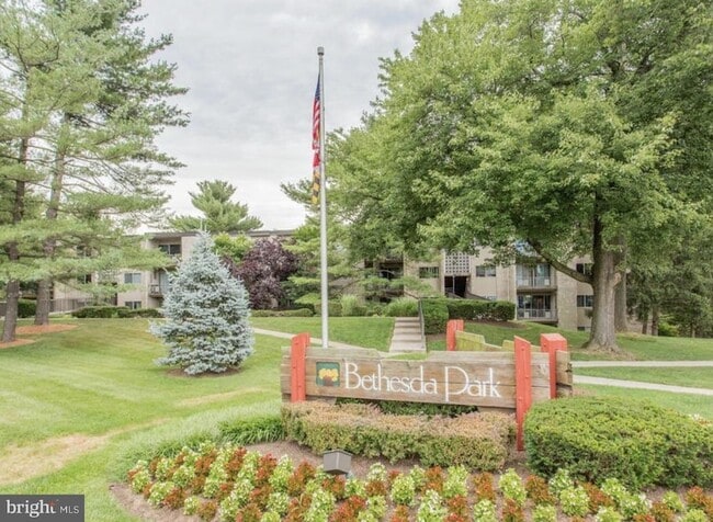 Building Photo - 12307 Braxfield Ct