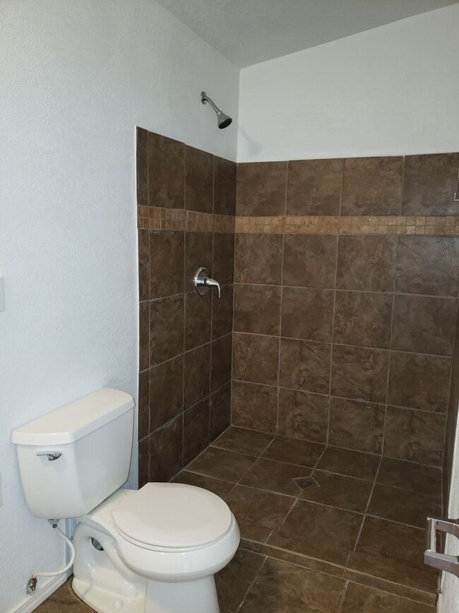 Building Photo - 3 bedroom 2 bath Mobile-home in Hayden