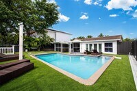 Building Photo - 7701 NE 8th Ave