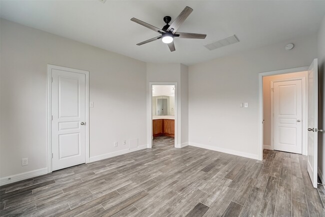 Building Photo - 315 Apache Field Ln