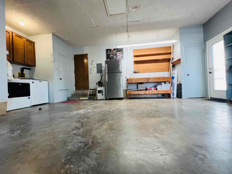 Building Photo - 6210 Welles Creek Dr