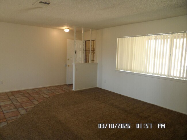 Building Photo - 3 Bedrooms, 1.75 Bathrooms, Approx. 1542 sq. ft., 2 Car Garage, Covered Patio, Large Fenced Corne...