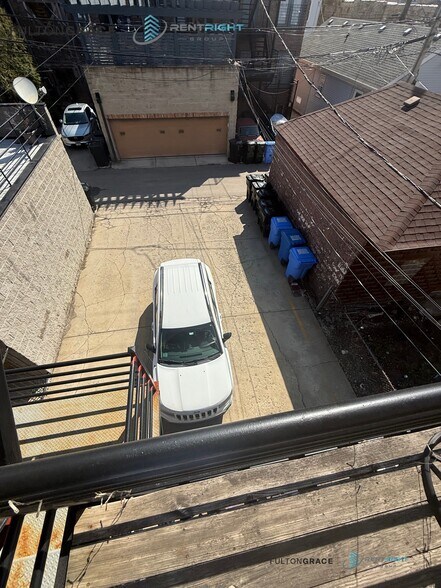 Building Photo - 819 N Wood St