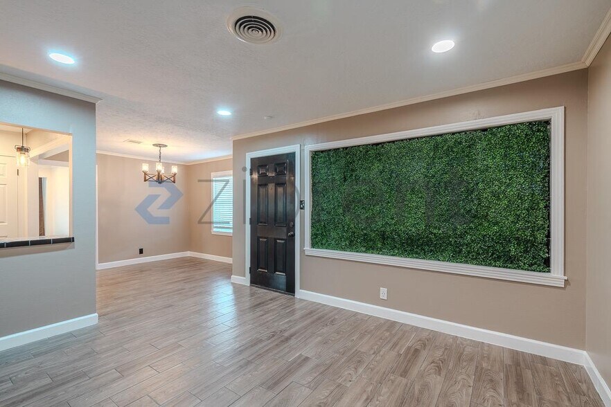 Building Photo - Unit