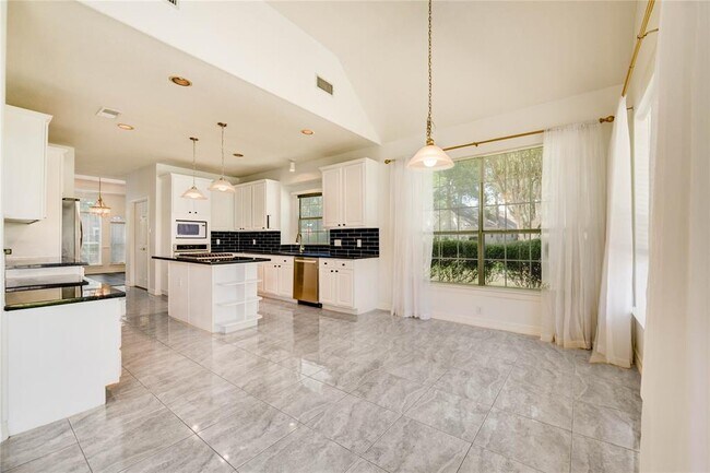 Building Photo - 8803 Memorial Creek Dr