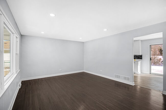 Building Photo - 16779 92nd Ave