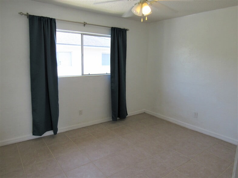 Bedroom 2 - 411 N Halifax Ave
