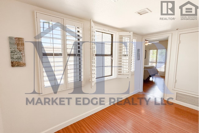 Building Photo - 3Bed/2Bath Furnished Home w/Stunning Backy...