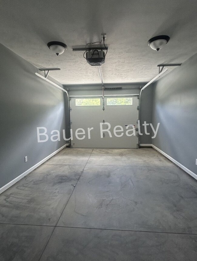 Building Photo - 47 Grove Ave