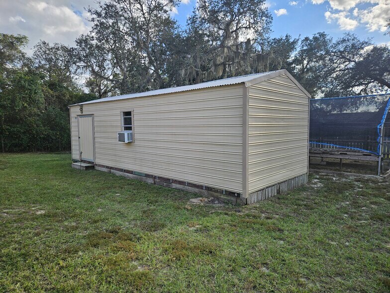 Building Photo - 170 Spruce Rd