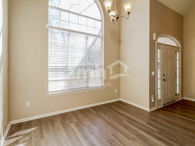 Building Photo - 154 Jamestown Dr