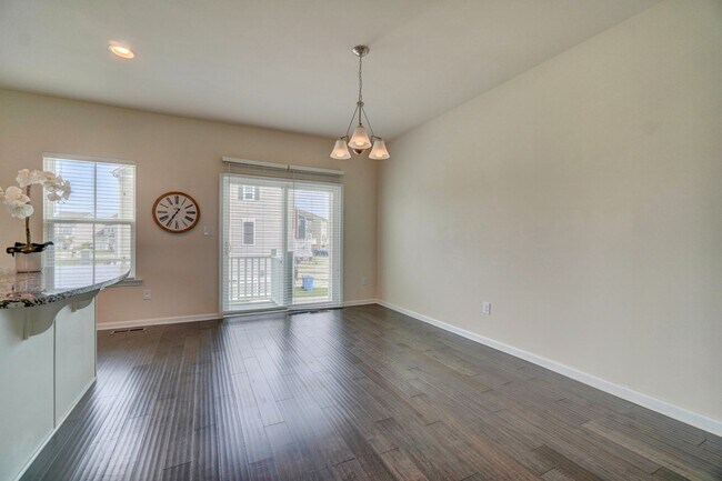 Building Photo - READY 08-17-26l!! A 3-Bedroom Townhome w/Garage in Culpepper Landing! Community Pool, Dog Park, P...