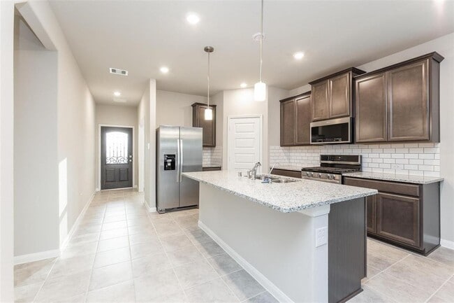 Building Photo - 7215 Wilshire Ct