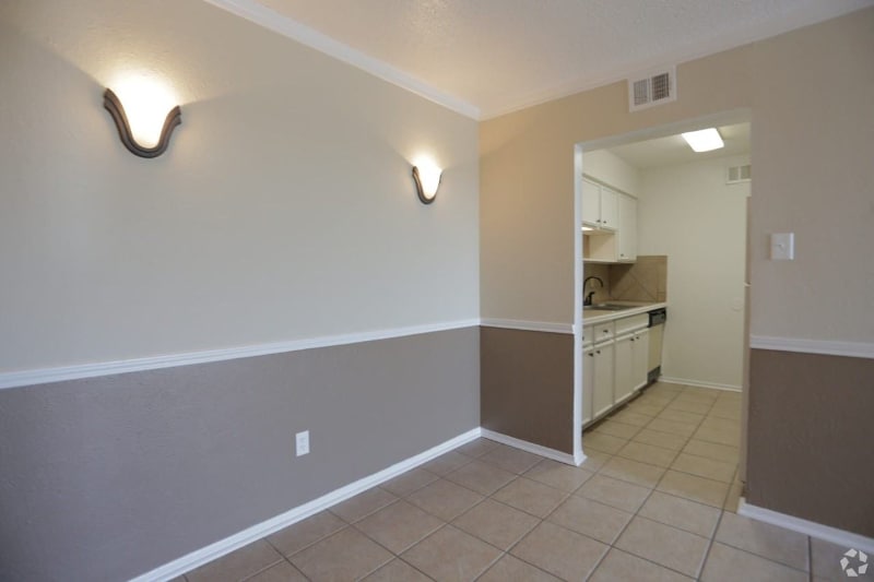 Building Photo - 4645 Ocean Dr