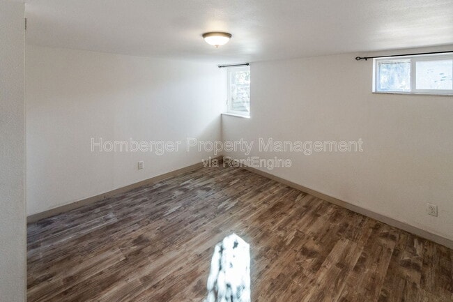 Building Photo - 1128 W Jackson Ave
